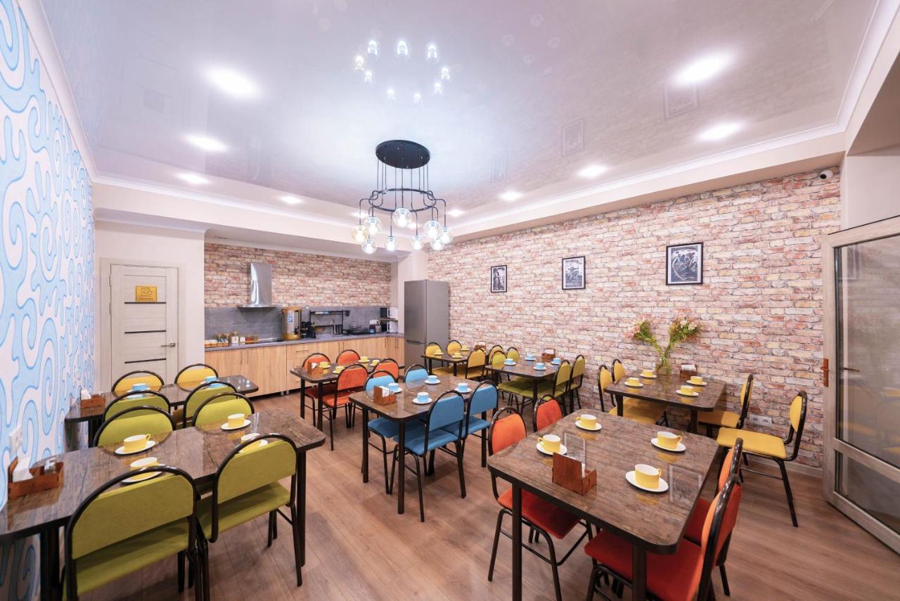 Kaganat Hostel 比什凯克 外观 照片