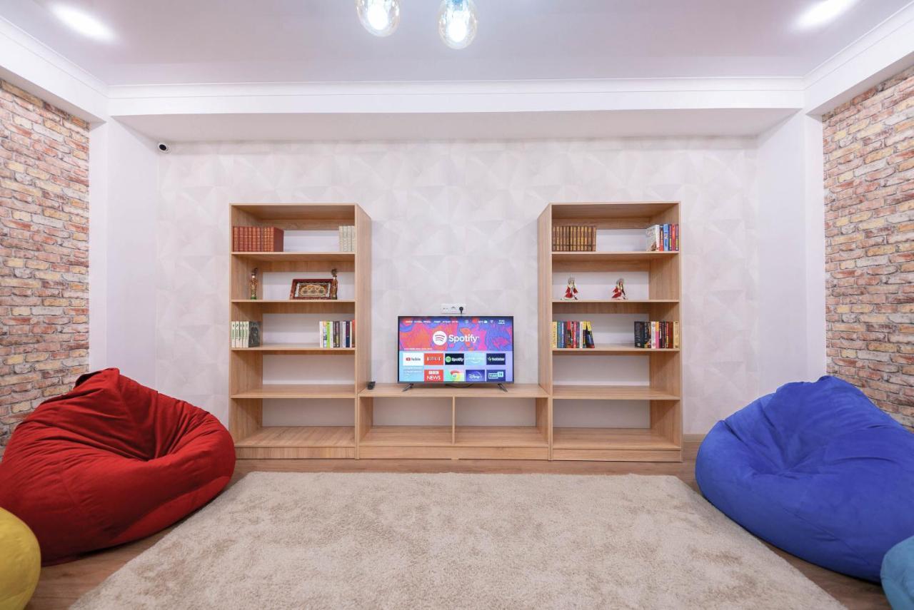 Kaganat Hostel 比什凯克 外观 照片